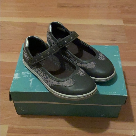 Clarks - Picture 3 of 5